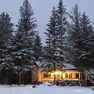 Mont Megantic - Chalet Le Madison - Vivez L'Experience D'Un Ranch ! Villa La Patrie Exterior photo