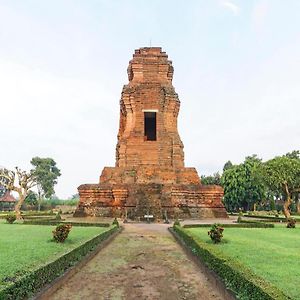 Oyo Homes 90948 Desa Wisata Kampung Majapahit Trowulan Exterior photo