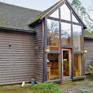 The Barn Villa Ropley Exterior photo