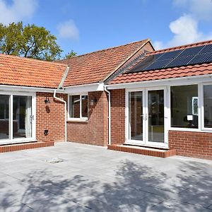 Trees Annexe Villa Gurnard Exterior photo