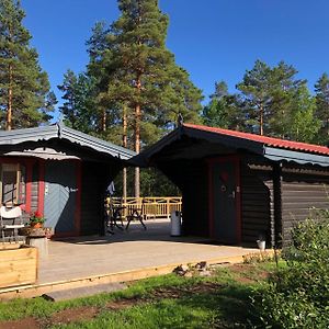 Timber Cottages With Jacuzzi And Sauna Near Lake Vaenern Karlstad Exterior photo