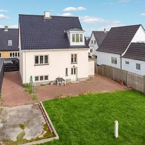 Lovely Home In Thyboron With Kitchen Exterior photo