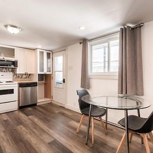 Spacious 2 Bedrooms Apartment 1896 Montreal Exterior photo