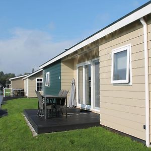 Chalet With 2 Bathrooms And A Boat, Near Giethoorn Exterior photo