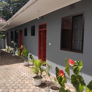 Meuly Family Lodge Arusha Exterior photo