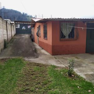 Casa En Zona Tranquila, Con Estacionamiento Priv Hotel Quetzaltenango Exterior photo