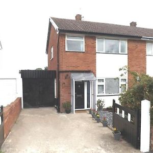 3 Bedroom Home In Holywell, North Wales Greenfield  Exterior photo