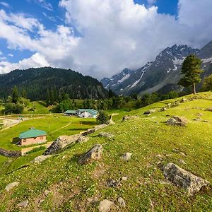 Country Inn & Suites By Radisson Jammu Exterior photo