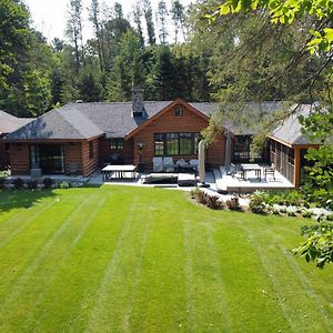 Haliburton Post House Hotel Minden Exterior photo