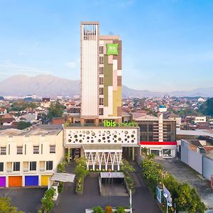 Ibis Styles Malang Hotel Exterior photo