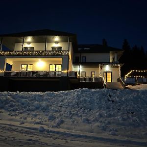 Tihuta Village Piatra Fantanele Exterior photo