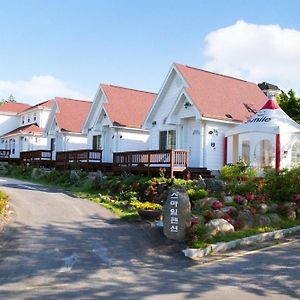 Hapcheonho View Smile Pension Hotel Exterior photo