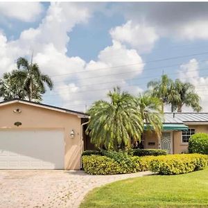 Gardens Get Away Villa Pembroke Pines Exterior photo