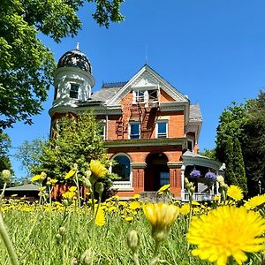 The Edwards Waterhouse Inn Fredonia Exterior photo