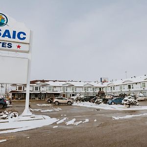 Western Budget Plus Mosaic Suites Red Deer Exterior photo