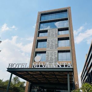 Hotel Mivaante Ahmedabad Exterior photo