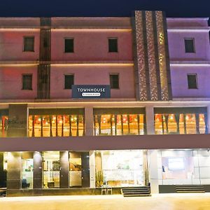 Super Townhouse Talwandi Formerly Paras Royale Hotel Kota  Exterior photo