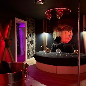 Love Room Haut De Gamme - L'Extase Avec Jacuzzi Violaines Exterior photo