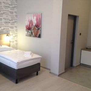 Pension Phoenix Hotel Znojmo Room photo