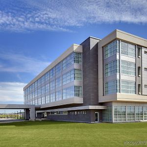 The Hotel At Kirkwood Center Cedar Rapids Exterior photo