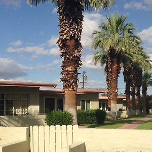 Stanlunds Inn And Suites Borrego Springs Exterior photo