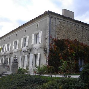 Domaine De Puyrousse Bed & Breakfast Riberac Exterior photo