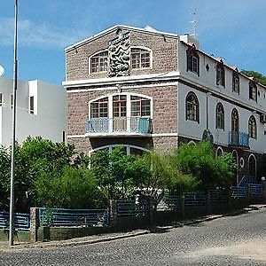 Bed And Breakfast Residencial Maravilha Mindelo Exterior photo