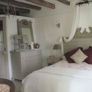 Ferme Saint Joseph Bed & Breakfast Le Fousseret Room photo