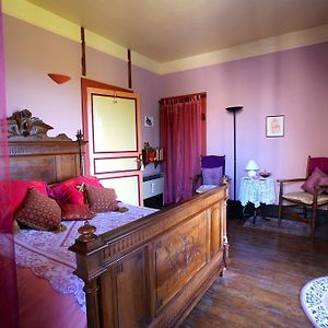 Les Chimeres Bed & Breakfast Puylaroque Room photo