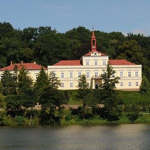 Penzion Zamek Rozsochatec Hotel Exterior photo