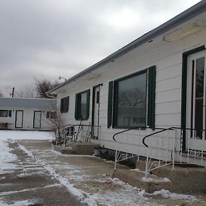 Twi-Lite Motel Moosomin Exterior photo