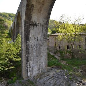 Maison Sous Le Pont Bed & Breakfast Meyras Exterior photo