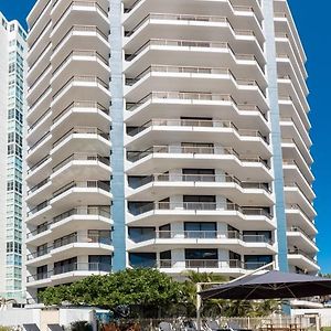 Carrington Court Aparthotel Main Beach Exterior photo