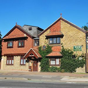 Oakwood Bed And Breakfast Heathrow Hillingdon Exterior photo