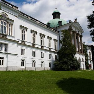 Hotel Zamok Topolcianky Exterior photo