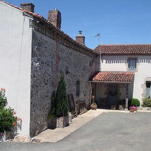 Chambre D'Hote Du Plessis Hotel Beaurepaire  Exterior photo