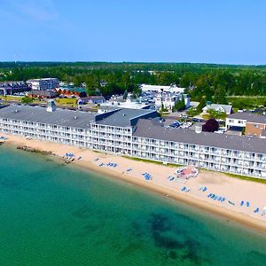 Hamilton Inn Select Beachfront Mackinaw City Exterior photo