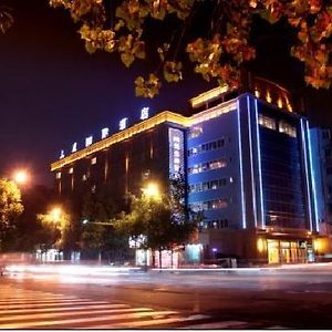 Minshan Sacen Grand Hotel Chengdu Exterior photo