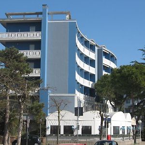 Residenza Sporting Apartment Lignano Sabbiadoro Exterior photo