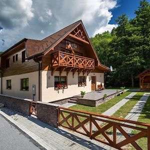 Penzion Hastrman Hotel Banska Bystrica Exterior photo