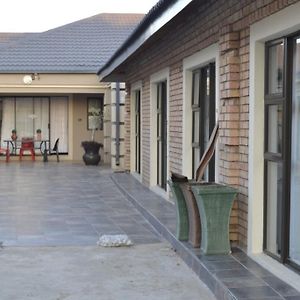 Thembisi Guesthouse Newcastle Exterior photo