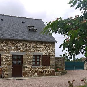 Gite Les Sageais Hotel Baguer-Morvan Exterior photo