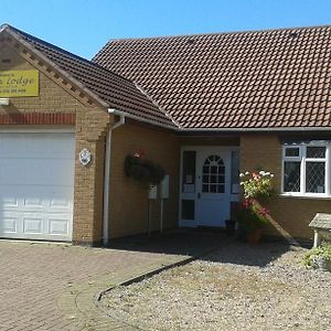 Aaron Lodge Guest House Leicester Exterior photo