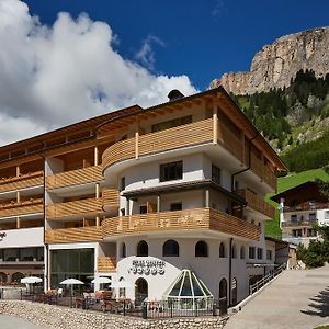 Mountain Hotel Mezdi Colfosco Exterior photo