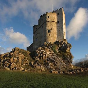 Roch Castle Hotel Exterior photo