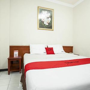 Reddoorz @ Pucang Anom Hotel Surabaya Exterior photo