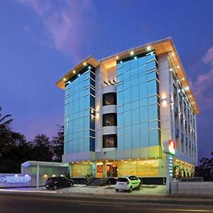 Kunnathan Residency Hotel Kochi Exterior photo