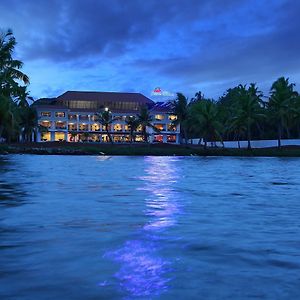 Lake Palace Trivandrum Hotel Vettutura Exterior photo