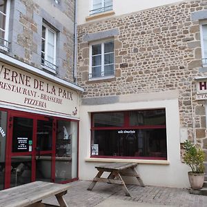 Taverne De La Paix Hotel La Ferte-Mace Exterior photo