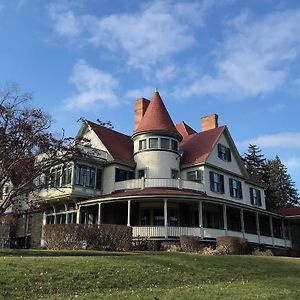 Idlwilde Inn Watkins Glen Exterior photo